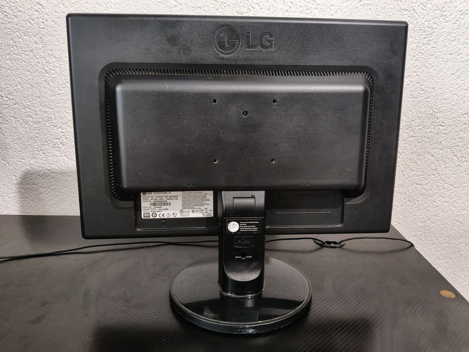 Monitor LG Flatron W1942S 19" - 75hz - Cablu VGA+Alimentare