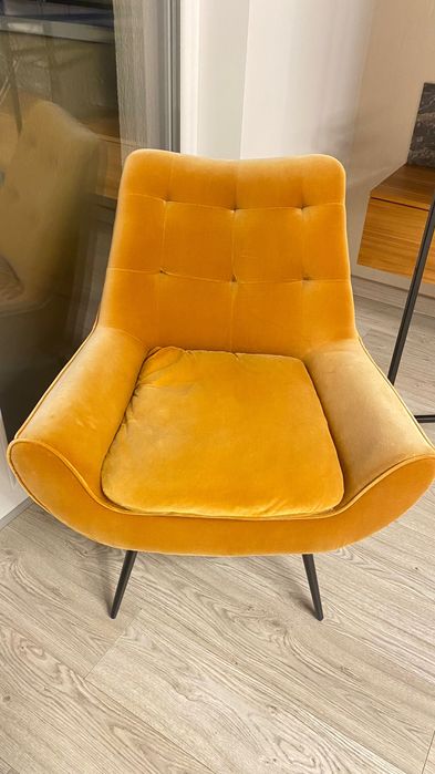 De vânzare  Fotoliu.  Culoare maro muștar