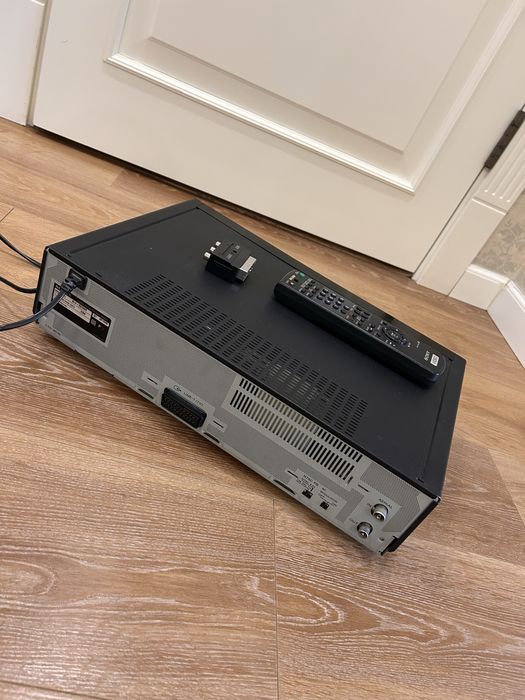 Видеомагнитофон SONY SLV-E570EE