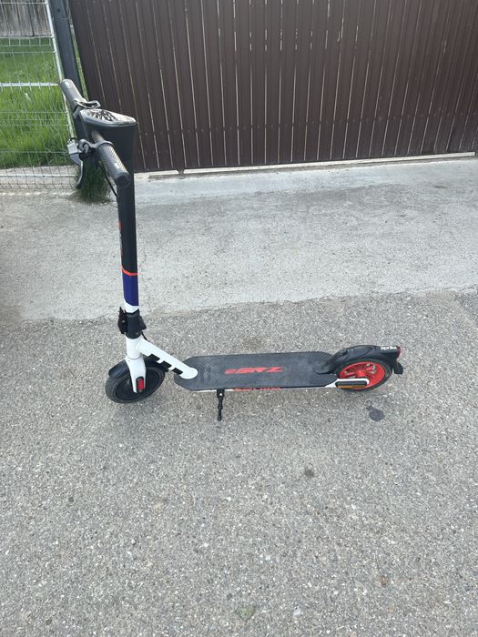 Trotineta electrica Aprilia srs