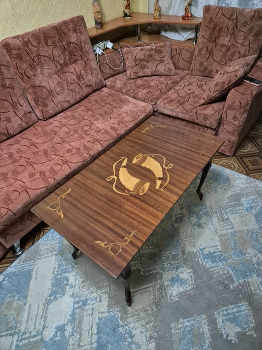 Продам журнальный столик