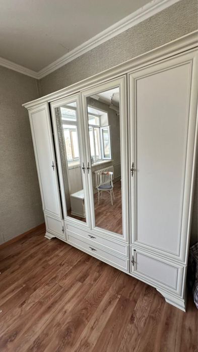 Продам спальный гарнитур