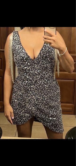 Vând rochita pretioasa- model unicat