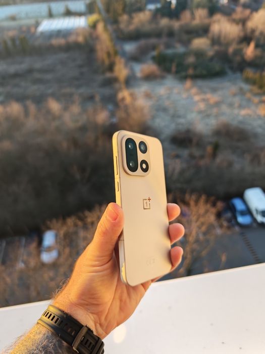 Oneplus 15 sandstone