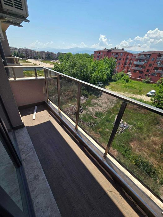 Дава се под наем Двустаен апартамент в Пловдив, Остромила - 67 кв.м за 800 € - Снимка #3