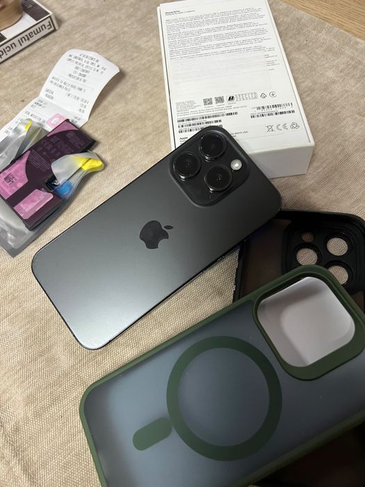 Vand/schimb Iphone 15 pro negru