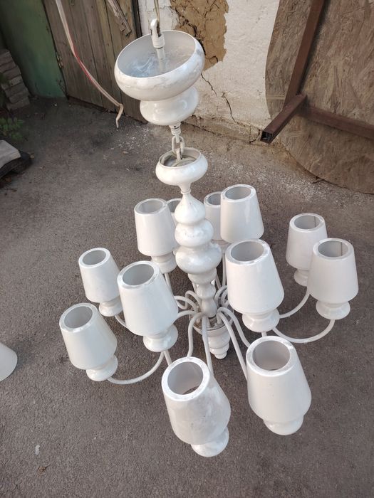 Продам Люстры 2 шт.