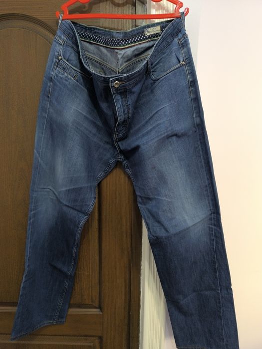 Мужские джинсы..