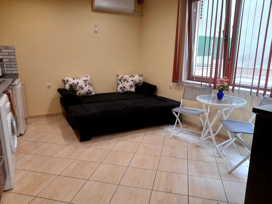 Дава се под наем Едностаен апартамент в Варна, Център - 40 кв.м за 475 € - Снимка #3