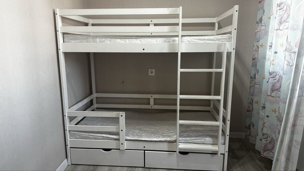 Продам двухярусный кровать детский