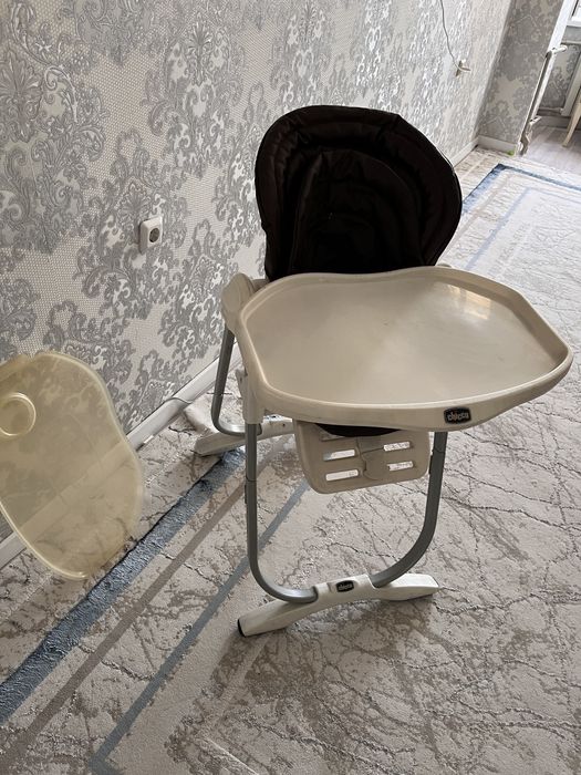 Детский стулчик для кормления, фирма chicco
