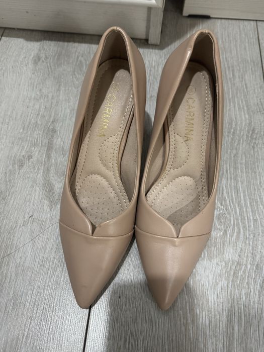 Продам туфли беж