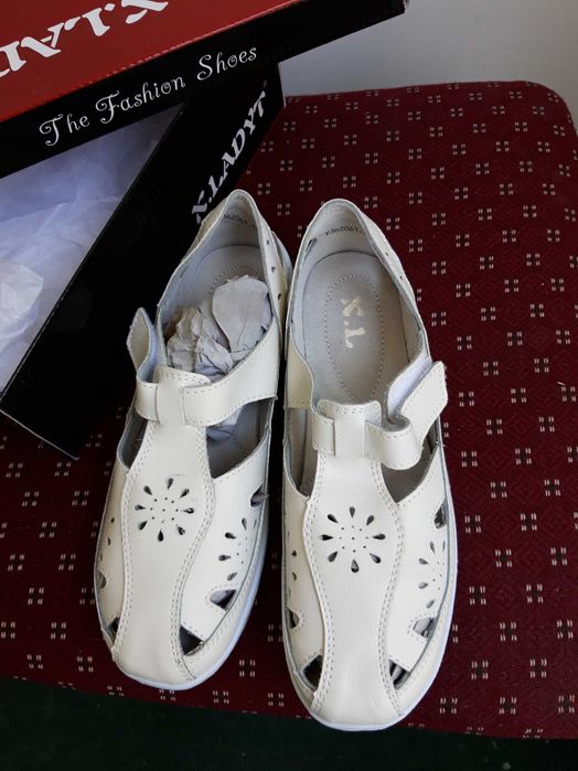 Босоножки женские