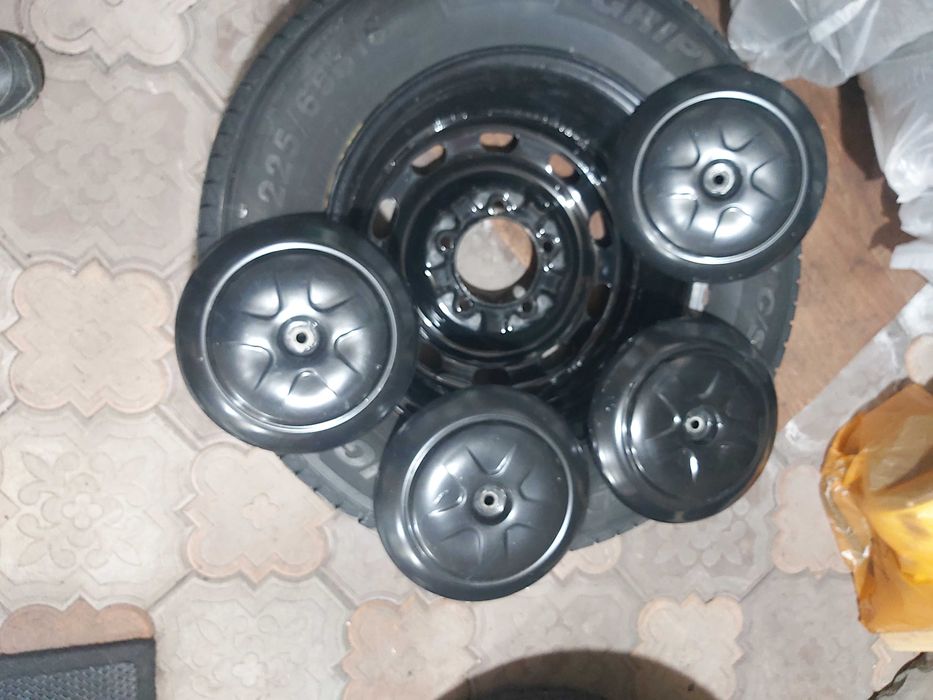 Продам диски с резиной