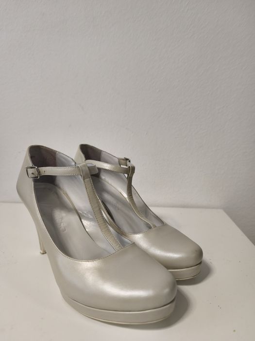 Pantofi eleganți de piele foarte comozi
