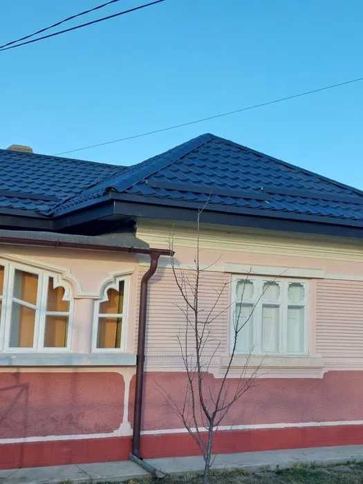 Montatori executam si reparam acoperisuri reparatii de urgenta