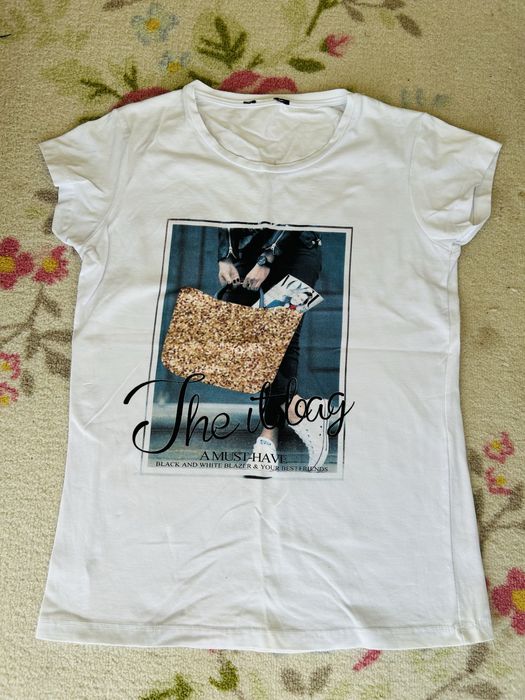 Продавам маркови тениски, размер S!