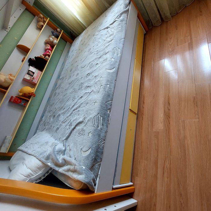 Продам кровать 3х ярусную