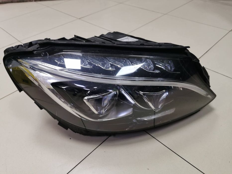 Mercedes w205 десен фар лед