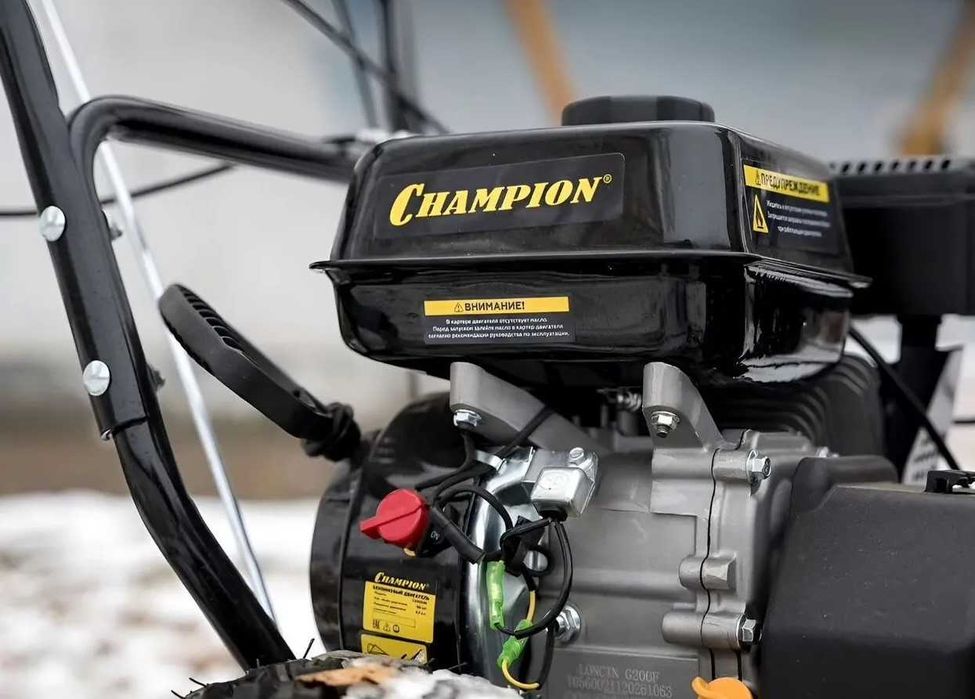 Снегоуборщик Champion ST661