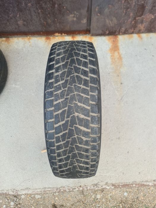 Продам 2 резины разные, Hankook  ,Brigston