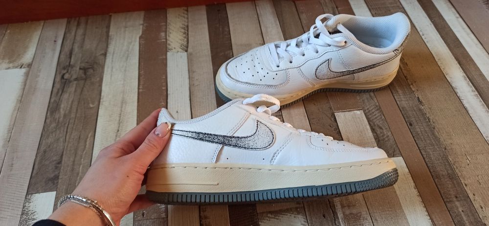 Nike Air Force 1 LV8
