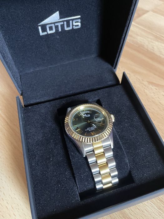 Часовник Lotus Freedom