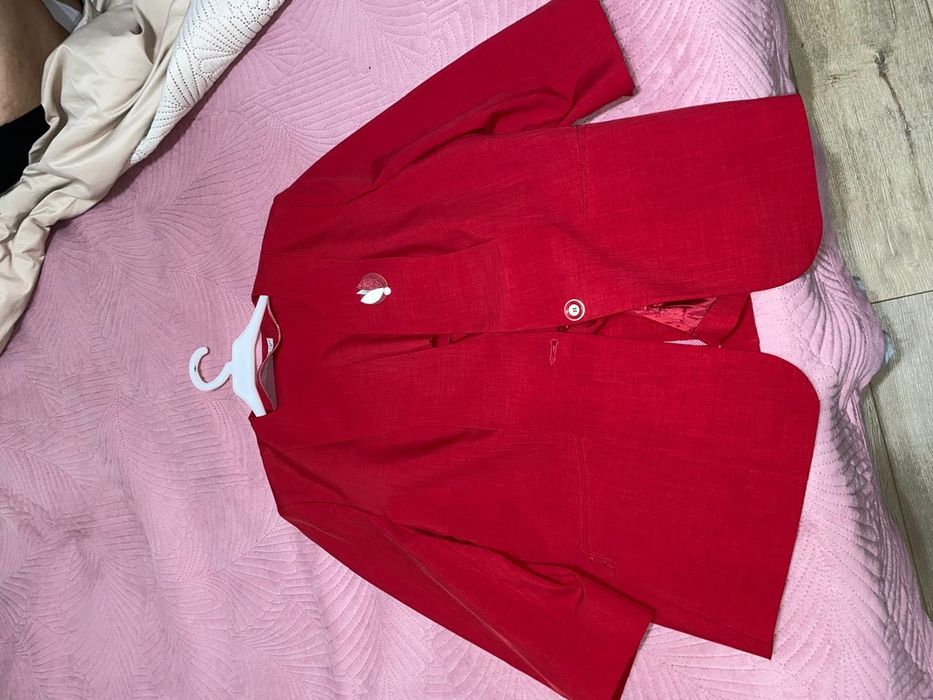 Продам Костюм юбочный