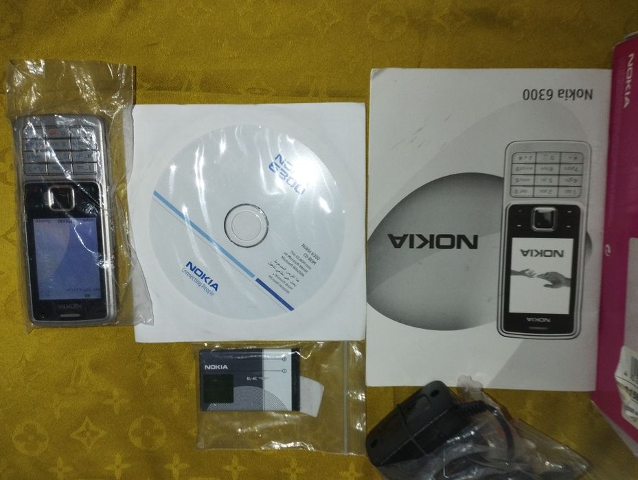 Assalom alekum Telefon Sotiladi Original Nokia 6300 Silver