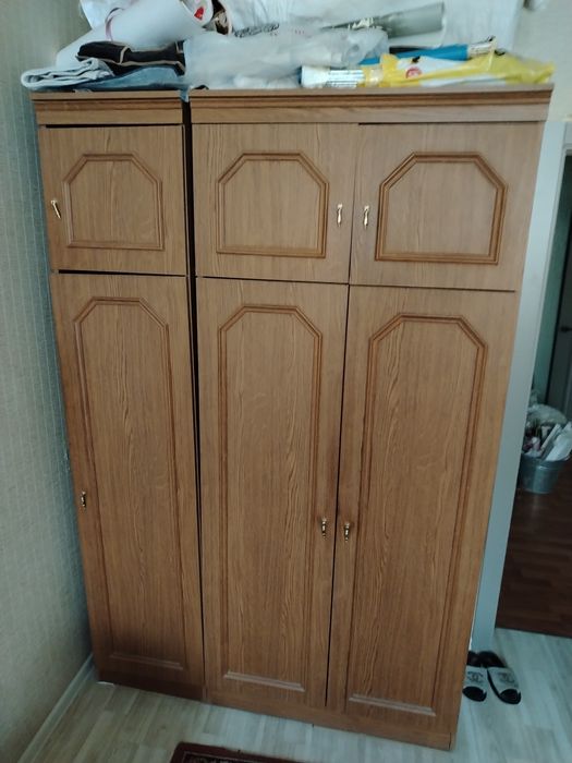 Продам шкаф 2 штуки