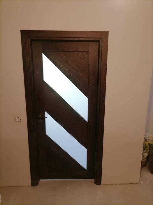 Монтаж на интериорни и входни врати