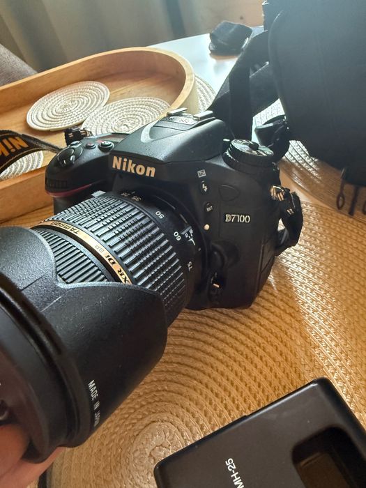 Aparat foto DSRL NIKON 7100