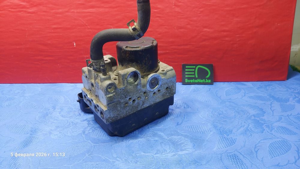 Блок ABS Toyota Camry 30 35