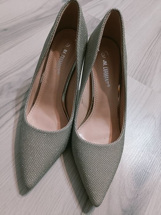 Pantofi noi 37 marime