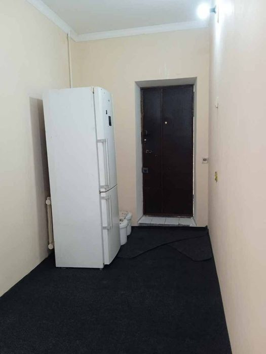 3 комнатная квартира Сергели-8, 14/16 --70 м², балкон 4 м², лифт,