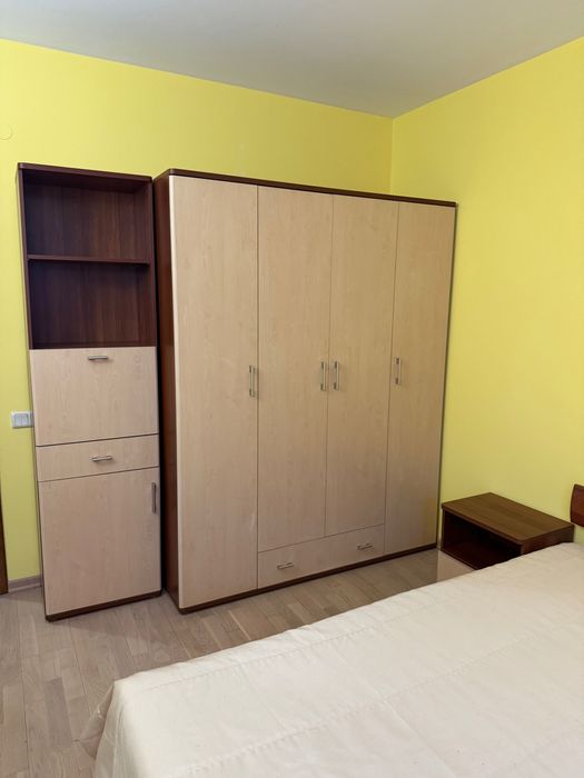 Дървени спални мебели