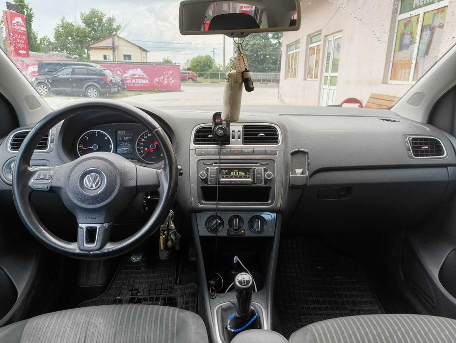 VOLKSWAGEN Polo 2011 — imagine 5