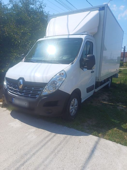 Vând Renault master carosat cu lift hidraulic.