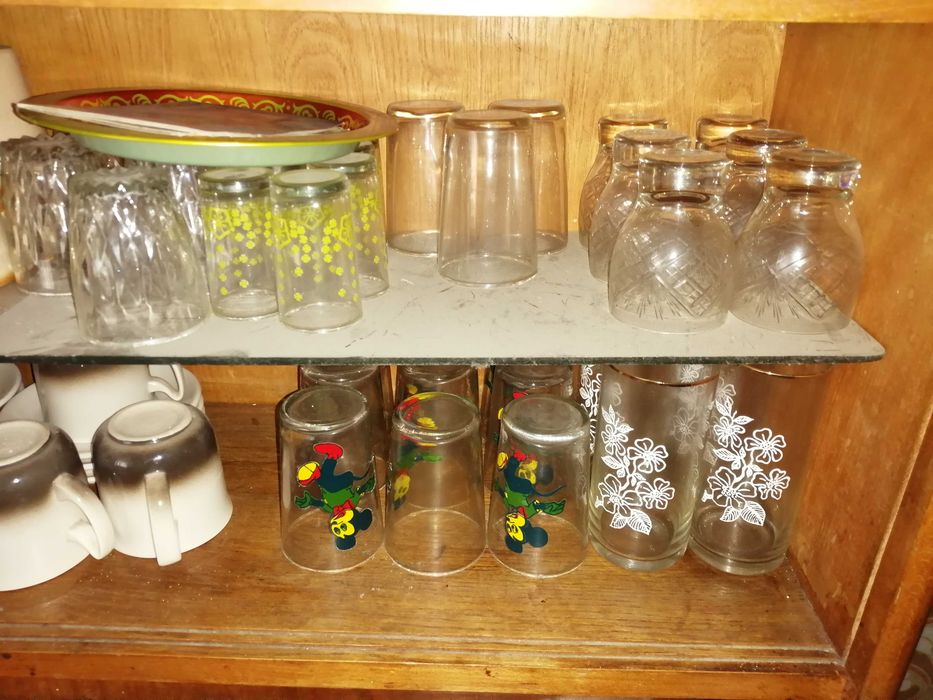 Чаши,сервизи и други неща