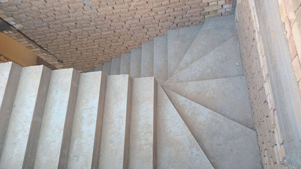 Бетонные лестнице