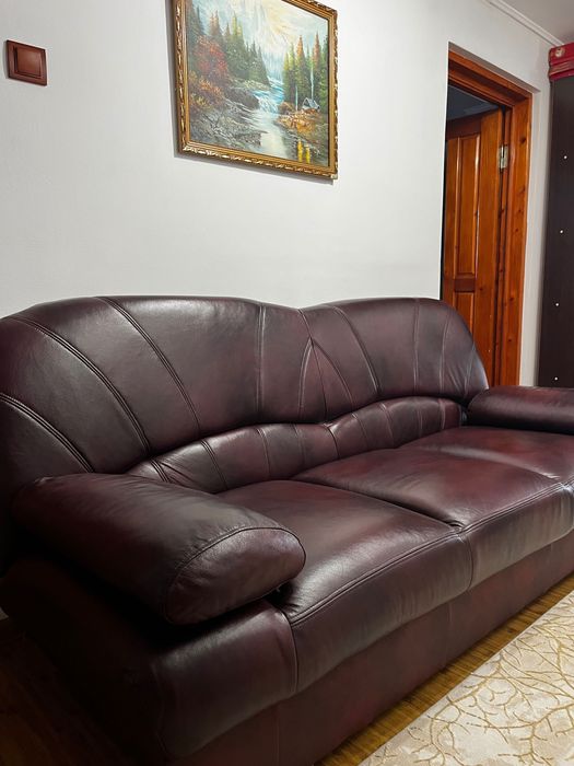 Canapea de piele