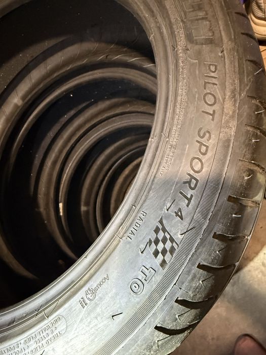 Michelin Pilot Sport 4 235/45 ZR1  8 T0
