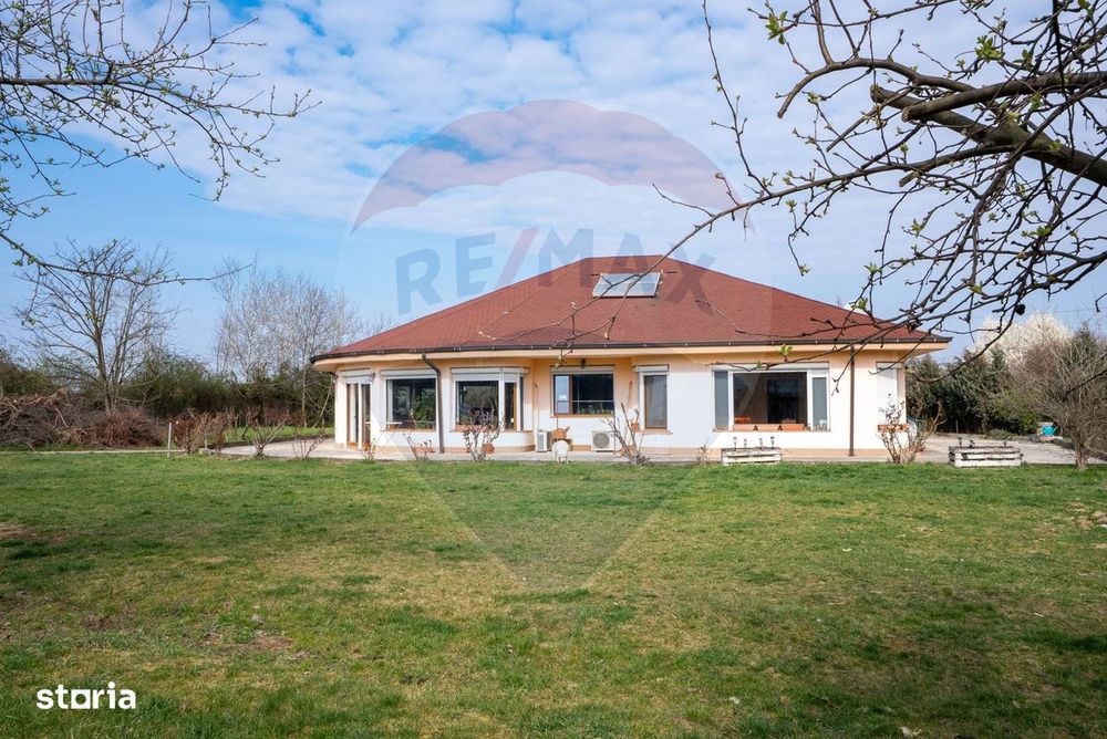 De vânzare Casă 1 nivel, teren 2000mp Sânmartin