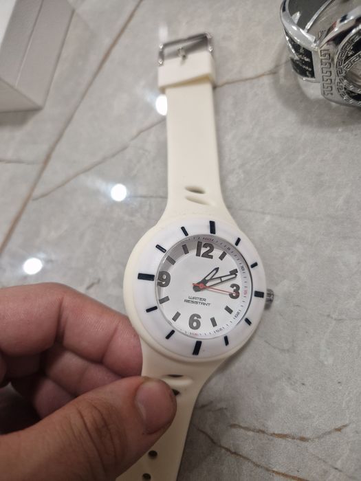 Часовник Resistant