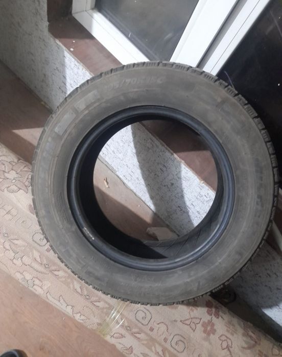 Продам шины 195/70/15
