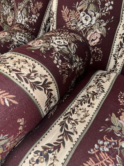 Диван в хорошем состоянии