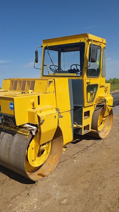 Аренда асфальтоукладчика.