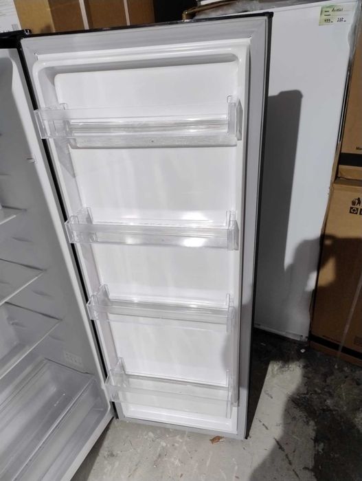 Чисто нов Охладител-Хладилник Bomann 144 см VS 7363