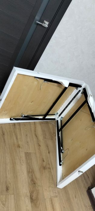 Продам кушетку .