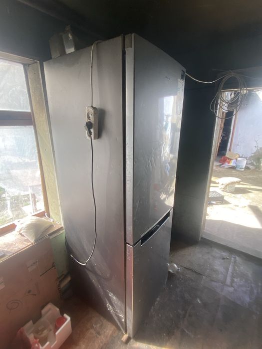 Холодиник Самсунг цвет серый